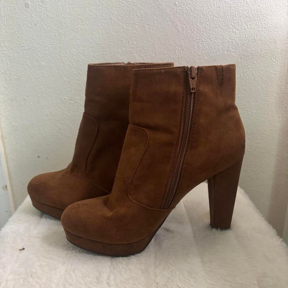 Mossimo Supply Co Boots Women's 8.5 Ankle Booties Heels Casual Brown Fabric Zipp